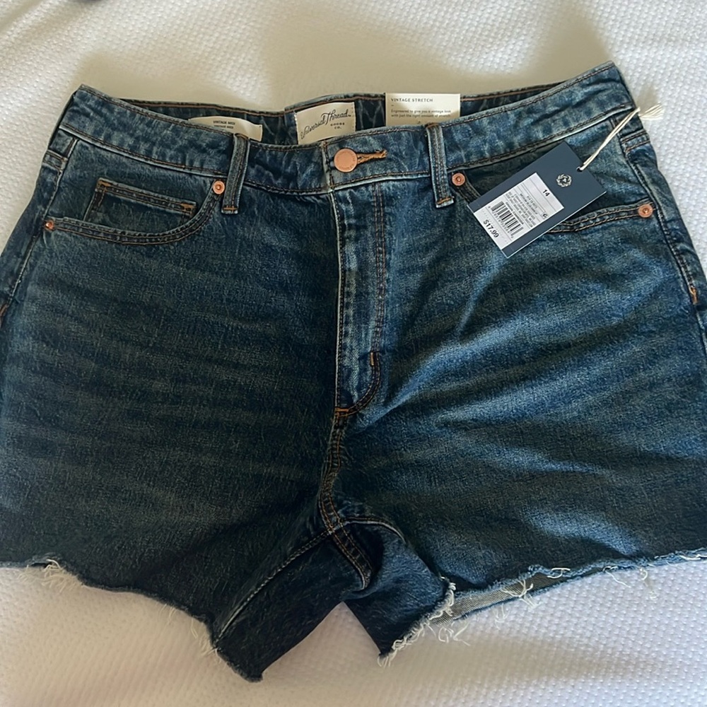 Universal Threads shorts